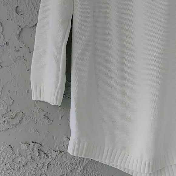 White Gap Sweater - Picture 2 of 4
